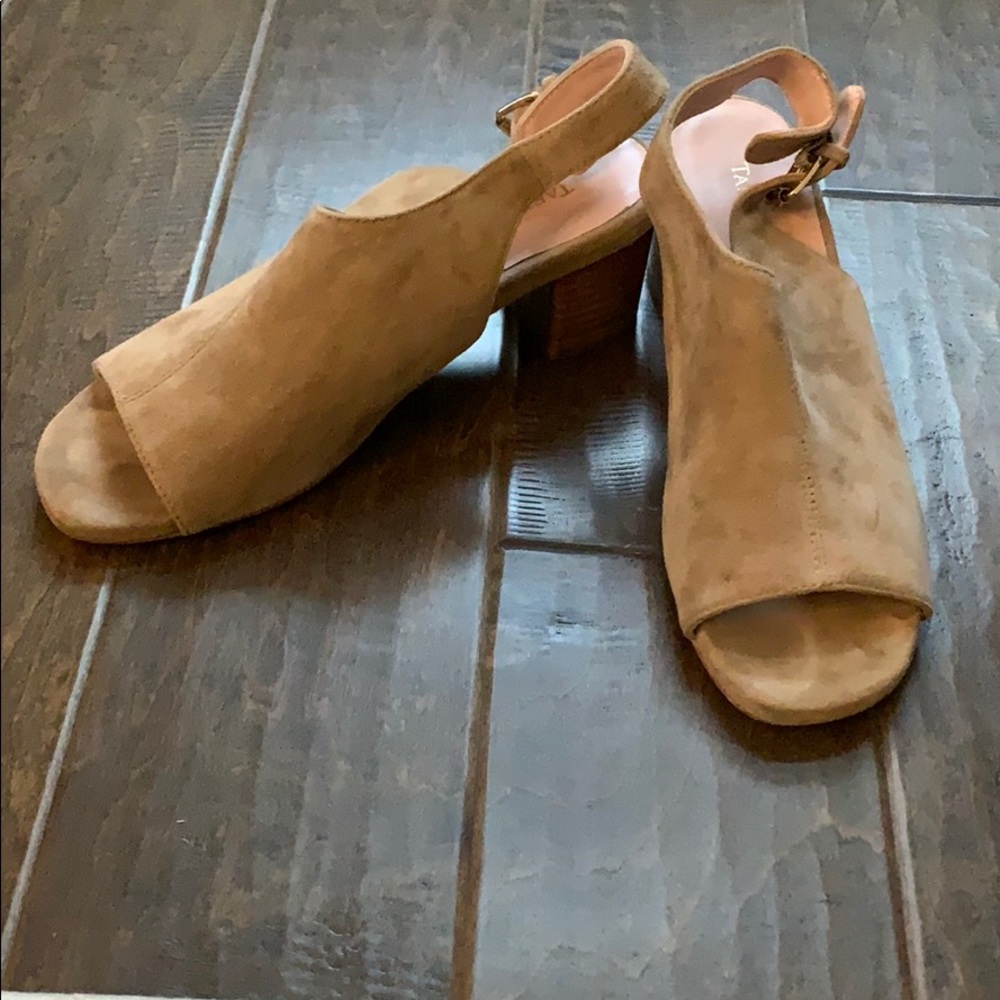 Taryn Rose suede tan sandals